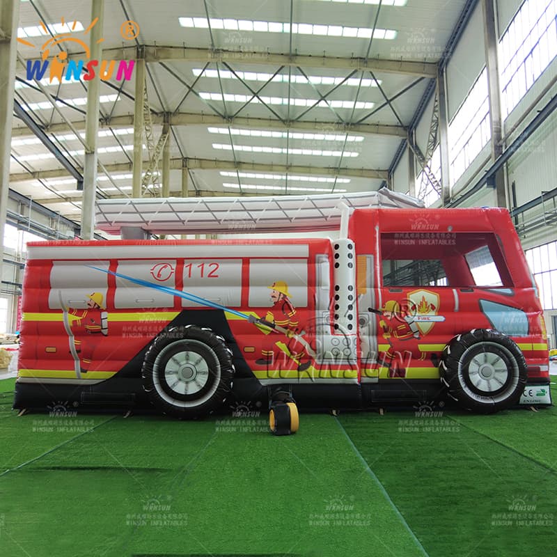 Parcours d’obstacles gonflable pour camion de pompiers