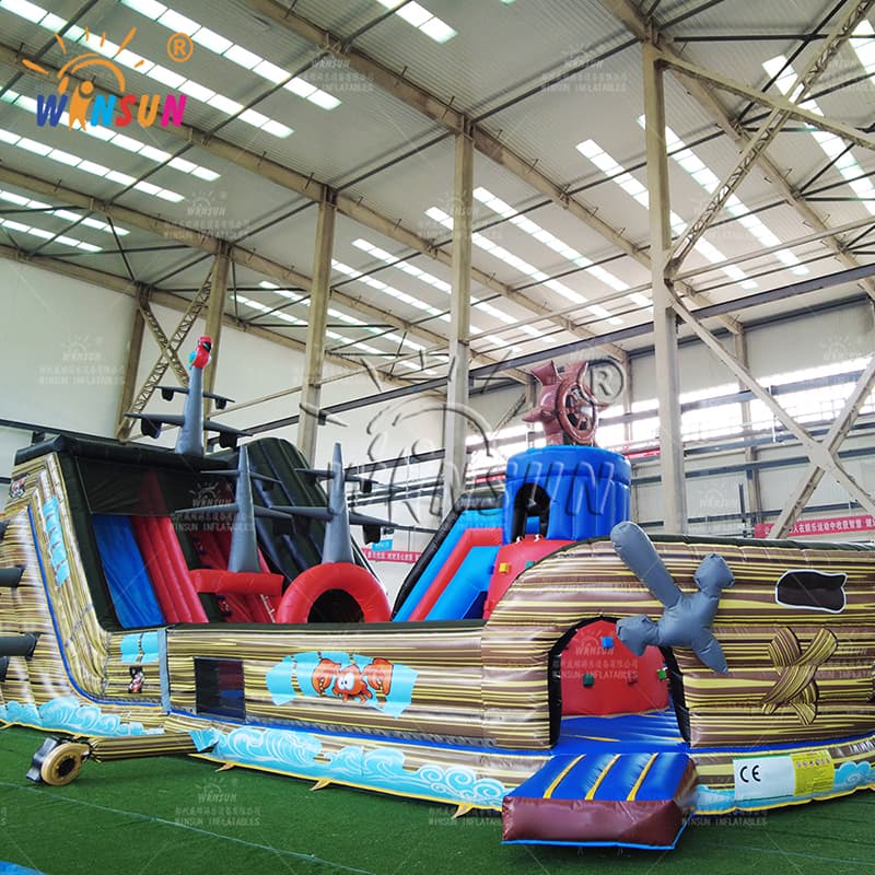 Terrain de jeu gonflable de bateau pirate personnalisé géant