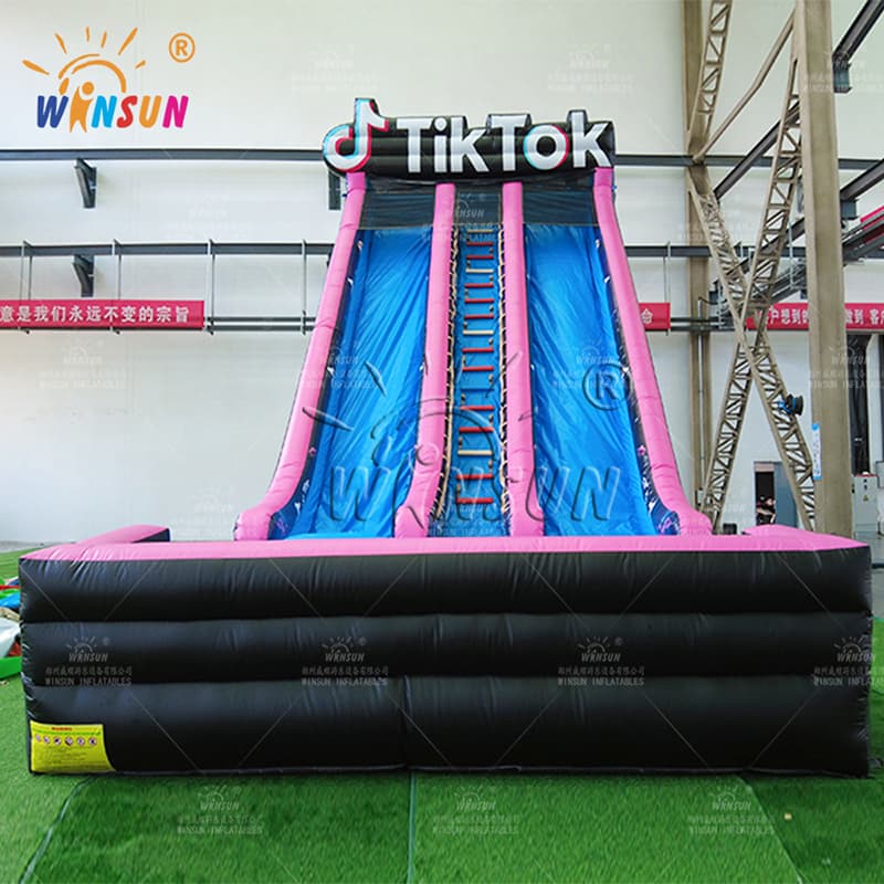 Toboggan aquatique gonflable avec piscine TikTok